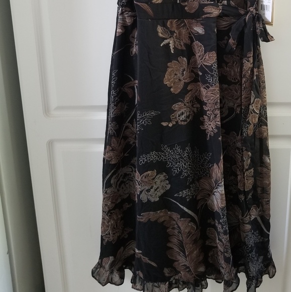 Dress - Picture 8 of 13